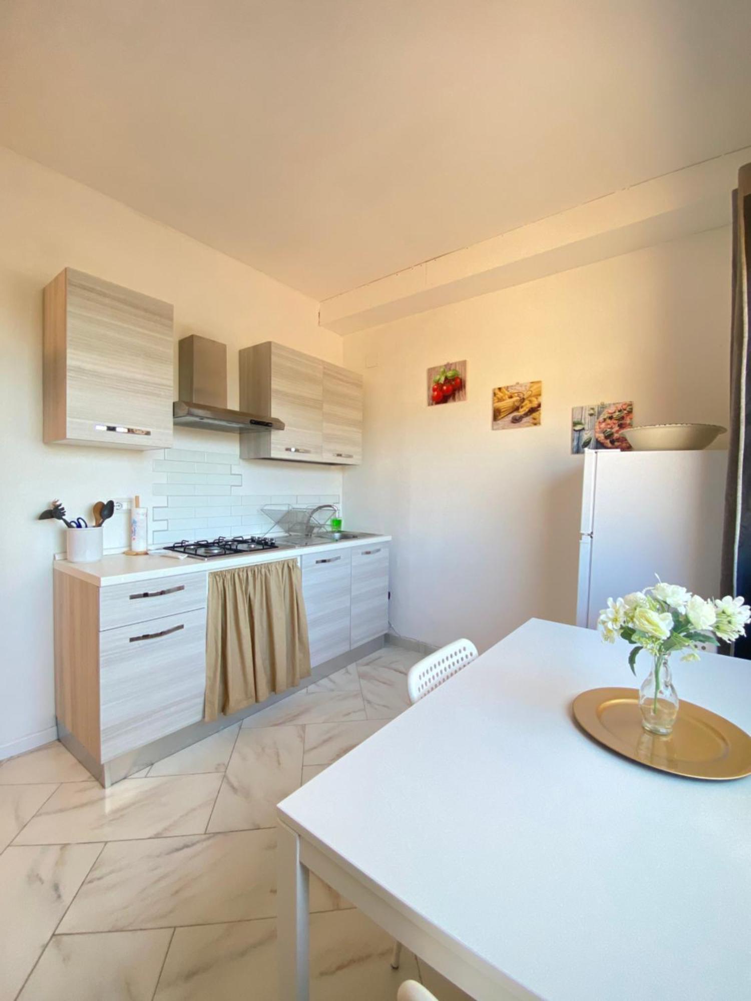 Villa Mariel Suites & Apartment マッサ・ルブレンセ エクステリア 写真