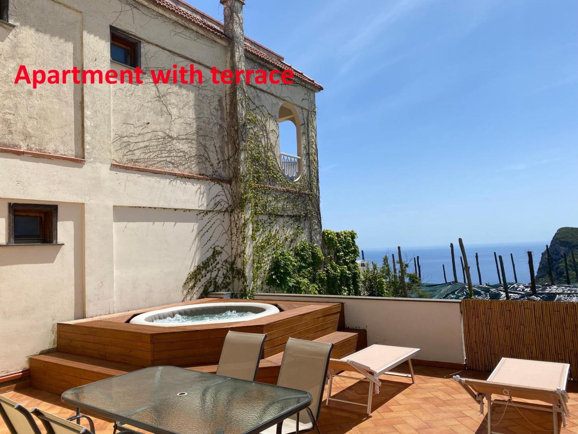 Villa Mariel Suites & Apartment マッサ・ルブレンセ エクステリア 写真