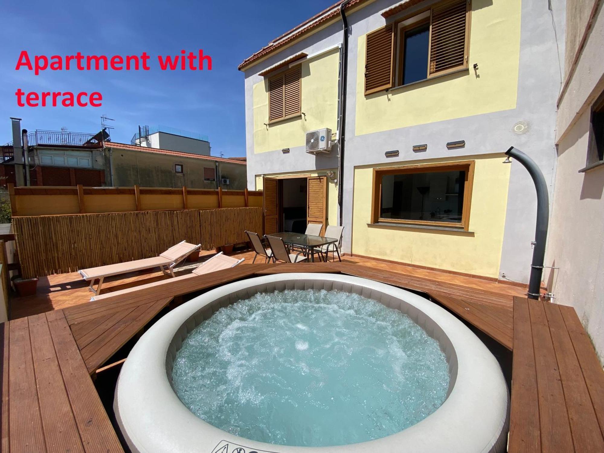 Villa Mariel Suites & Apartment マッサ・ルブレンセ エクステリア 写真